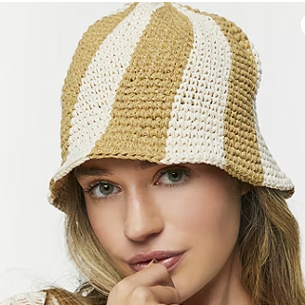 Forever 21 Womens Bucket Hat